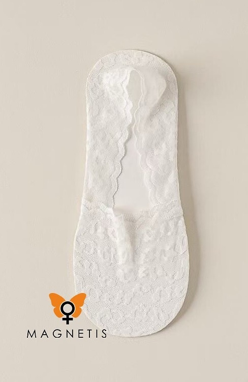 GC241132 Дамски балеринки Magnetis - бели