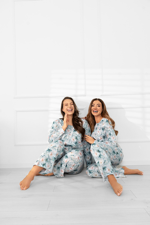 Дамска пижама Sequoia - памучна, с дълъг ръкав и панталон, с флорален десенИталианска мода  