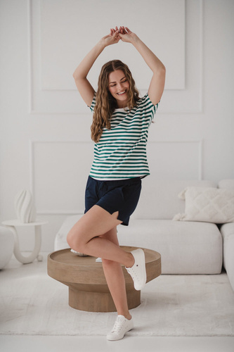 Two Ways двустранна блуза за бременни и кърмене | Къс ръкав, удобни зелени и бели райета Milk&Love