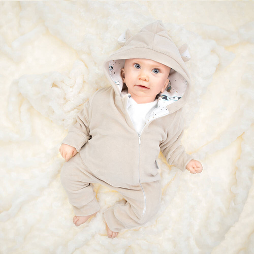 141293 Кадифено клоунче с подплата Никол - бежово