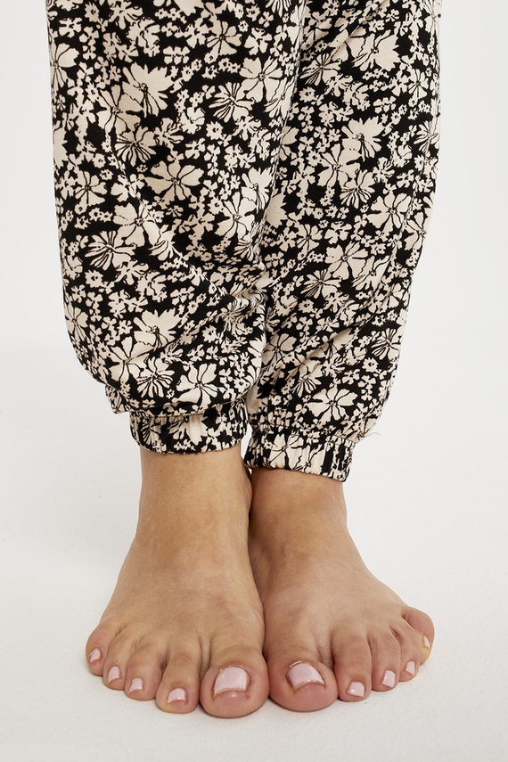 Дамска пижама Guyana с дълъг ръкав и дълъг панталон Италианска мода - черно/принт