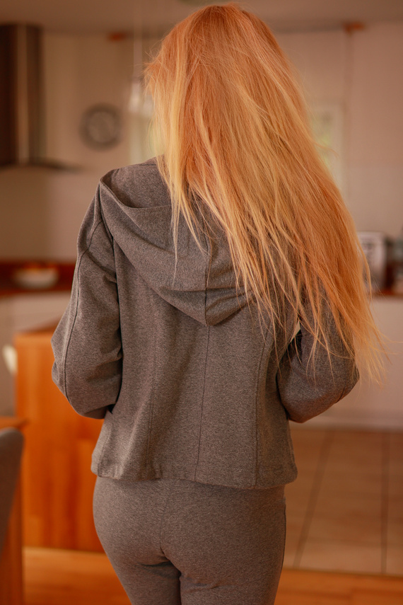 Adela - дамско яке с качулка, 95% памук 5% еластан | Полска марка Mirale - сив