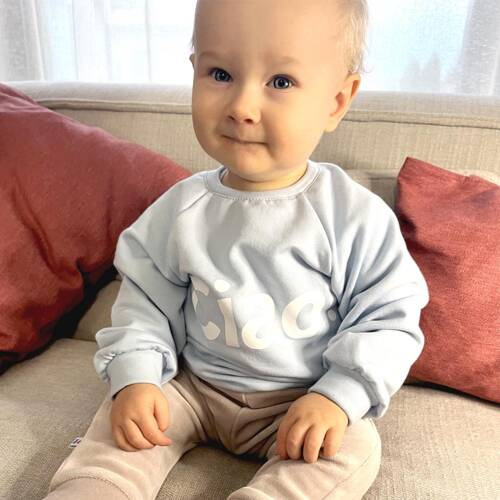 Суичър Hello World Eevi - син