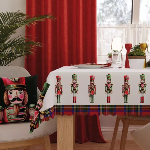 PBN279 Лешникотрошачки Коледна покривка Marquisette