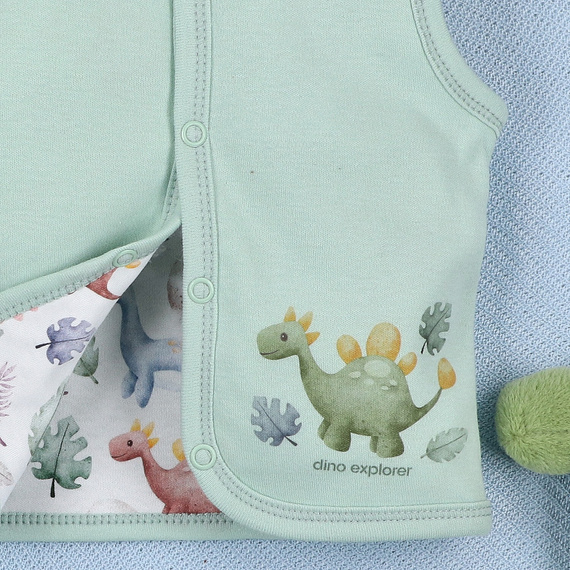 ABN-5575 Жилетка Dino Explorer Nini – органичен памук, удобно закопчаване