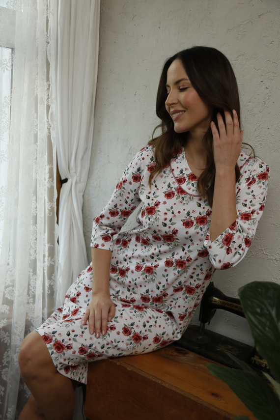 86677 Нощница Чайка Малина с щампа на цветя