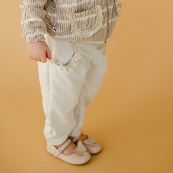 Спортен панталон Meadow с волани Eevi - екрю