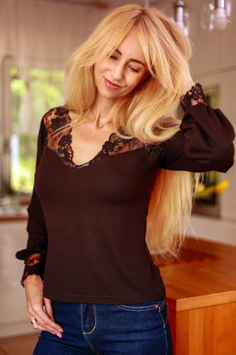 Laila - елегантна дамска блуза от вискоза с дантела | Полски производител Mirale