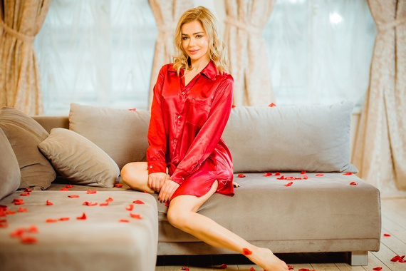 Нощна рокля с приплъзване Carey Kalimo - червена