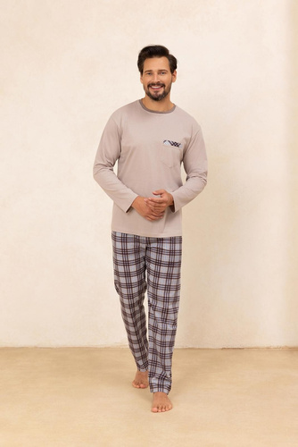 Regina 488 – бежова мъжка памучна пижама с дълъг ръкав, класическа кройка