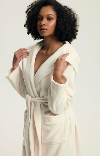 43599 Дамски халат с качулка Darlan Henderson Cream – мек, лек, над коляното