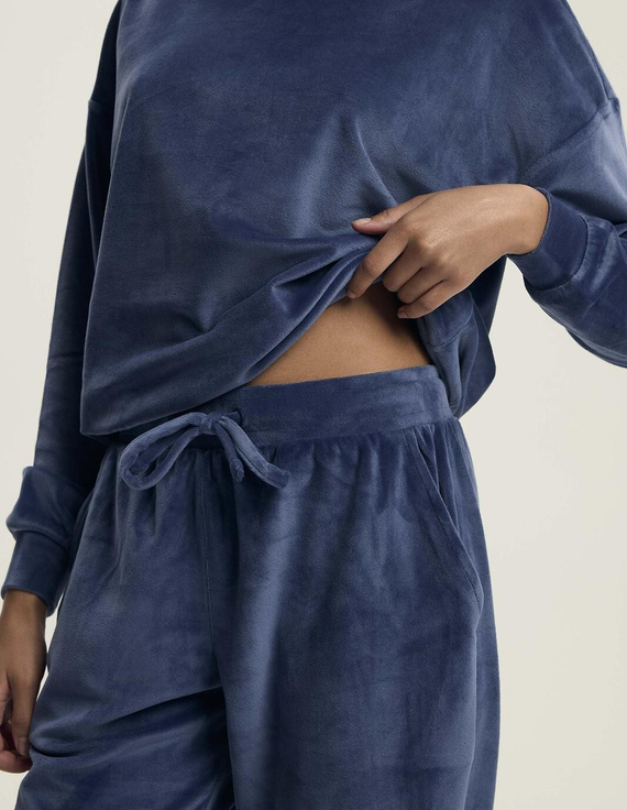 43722 Дамски комплект пижама Delanie Henderson в тъмносиньо - велур, дълъг ръкав и панталон