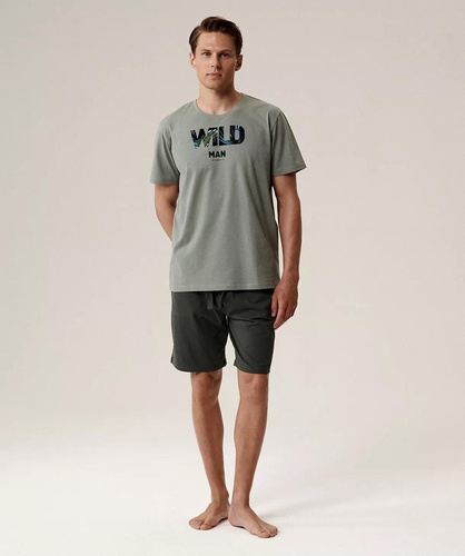 Мъжка пижама NMP-396 – памук зелено/каки, ​​къс ръкав, лека и удобна за лятото