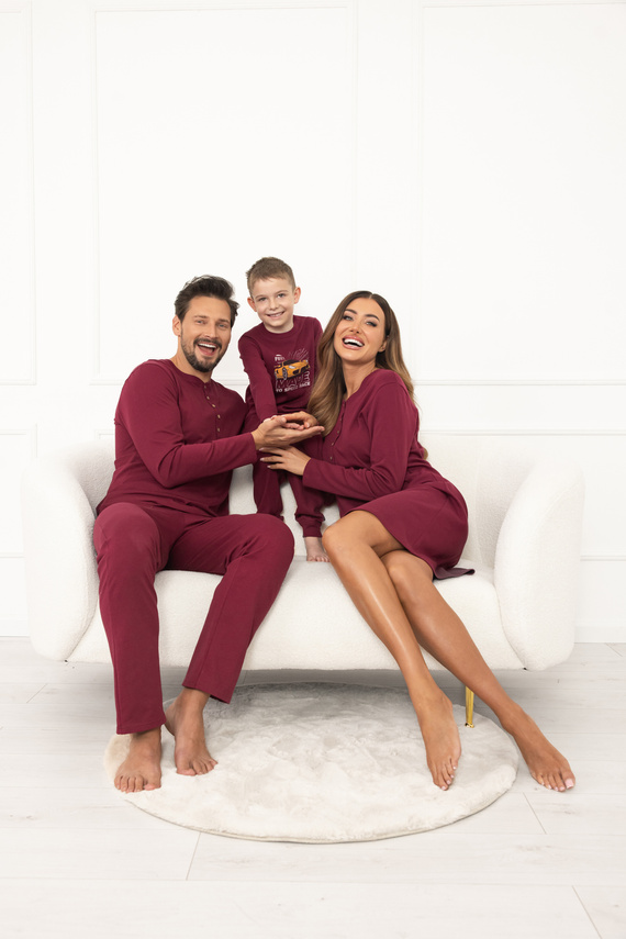 Дамска нощница Gordo - памук, дълъг ръкав и поло закопчаване - Италианска мода - бордо 