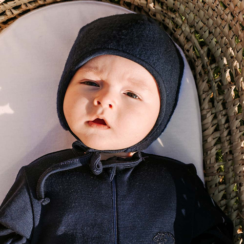 Мериносова бебешка шапка Eevi, тъмносиня – 100% мериносова вълна, терморегулация