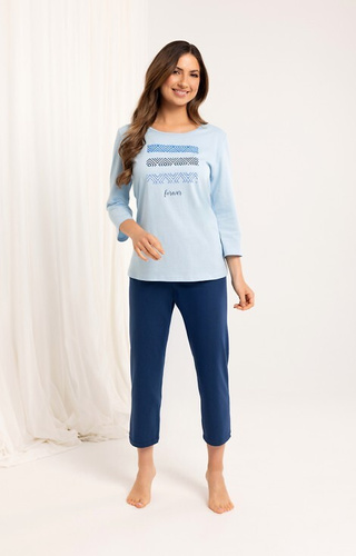 709 Дамска синя памучна пижама – 3/4 ръкав, 3/4 панталон, цветна щампа