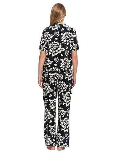 PDD5500-006 Черна пижама Moraj – вискоза, къси ръкави, закопчаване с копчета, флорален мотив