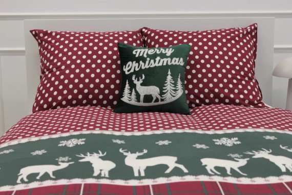 Коледен комплект спално бельо от памук от Spod Igły i Nitki – карирани елени на точки, червено-зелено, комплект с цип, 100% памук