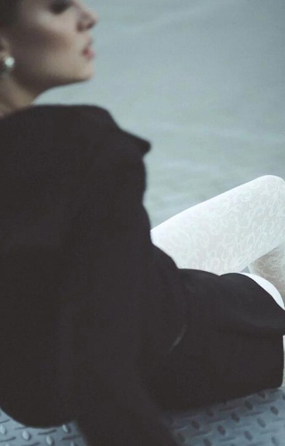 1235 Чорапогащи Perse Gabriella в цвят екрю – орнаментирани 60 den, 3D технология