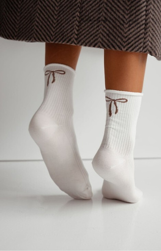 0200-193 Дамски чорапи Milena в екрю с панделка - оребрен памук