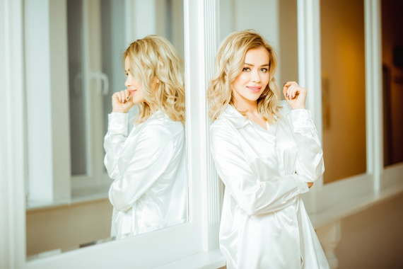 Нощна рокля с приплъзване Carey Kalimo - екрю