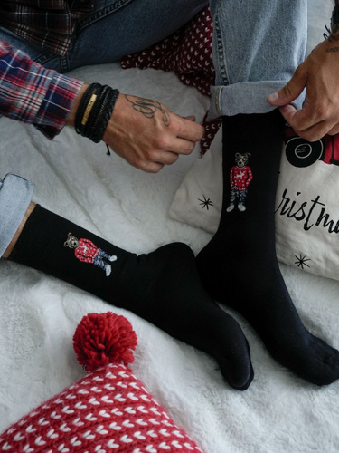 0125.099 Плюшено мече в пуловер Мъжки чорапи Milena - черни