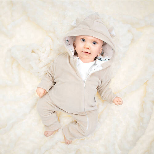 141293 Кадифено клоунче с подплата Никол - бежово