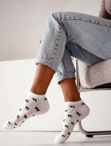 Шкарпетки с малки бантички Milena – Бавовна, Еластични, Удобни и Стилни ecru