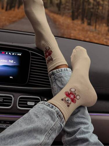 0200-132 Плюшено мече в пуловер Коледни дамски чорапи Милена - бежови