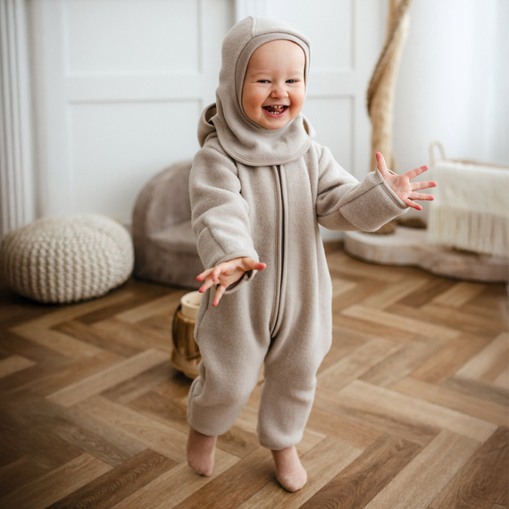 Бебешки костюм Eevi от мериносова вълна - бежов, мек и дишащ