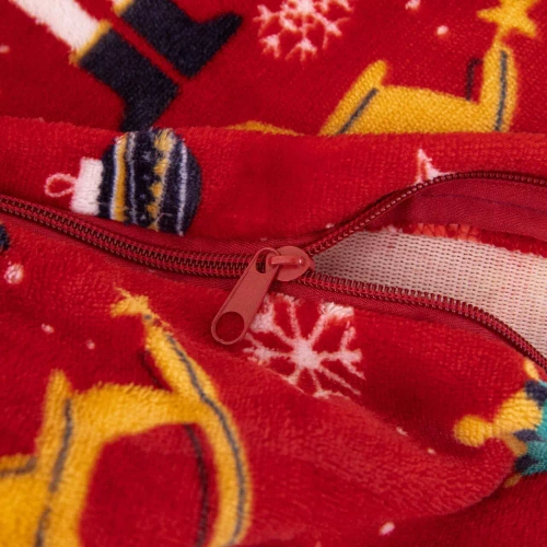 Комплект спално бельо с червено мече „Весела уютна Коледа“ от „Изпод иглата и конеца“ – плюшен микрофибър 210 г/м²