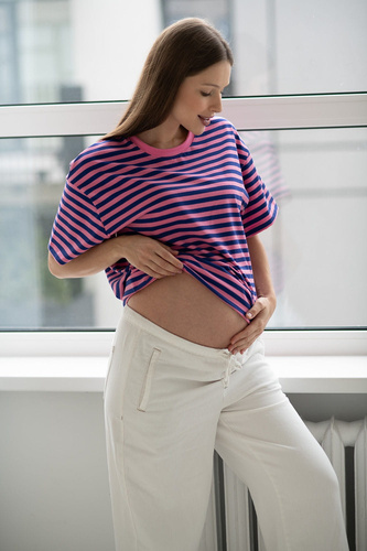 Тениска за бременни и кърмачки Mamahood Milk&Love на розово и синьо райе - удобна и стилна