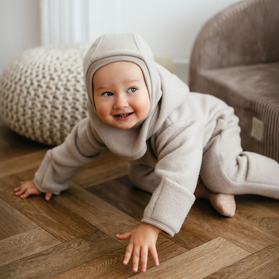 Бебешки костюм Eevi от мериносова вълна - бежов, мек и дишащ