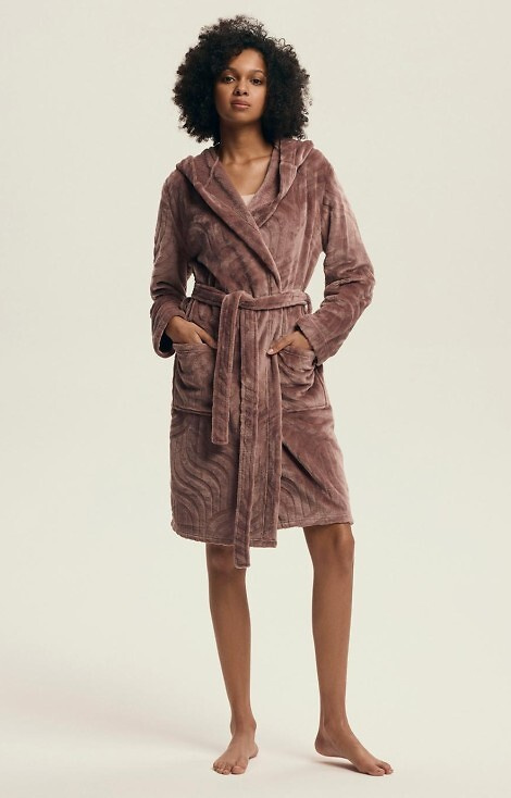 43602 Дамски халат с качулка Devyn, цвят Henderson, махагон – къс, топъл, велурени