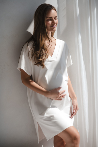 Нощница за бременни и кърмачки Moon Milk&Love – кремава вискоза, oversize | Полско качество