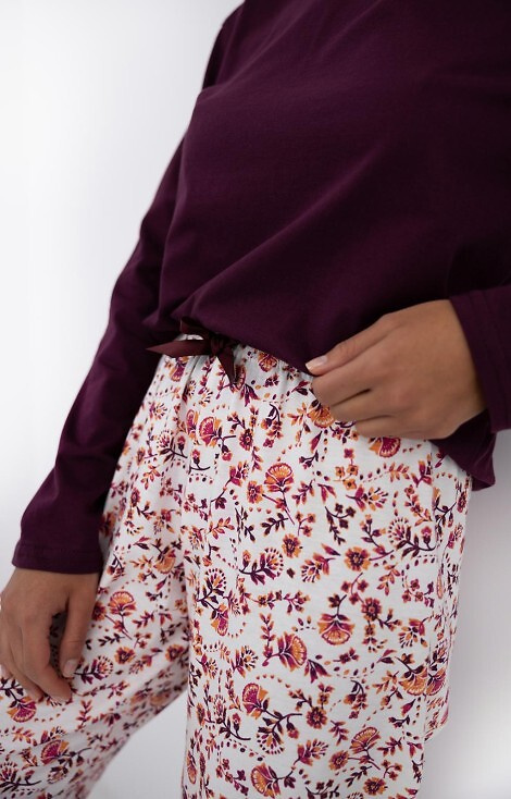 Дамска пижама Heidi Sensis – 100% памук, бордо тениска, панталон с флорален принт