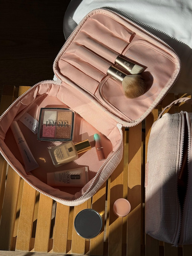 Козметичка Large Sensis – Елегантна, Място за Четки, С Ребрист Материал и цип