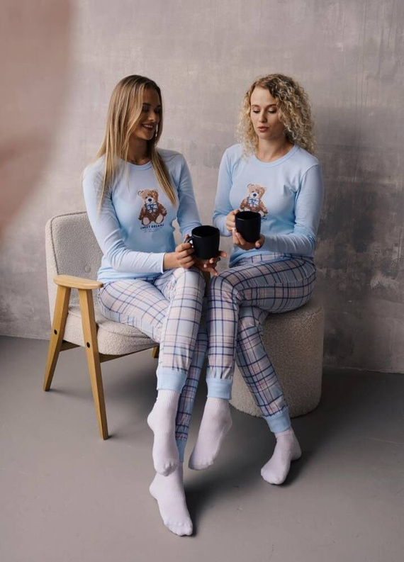 Katrin Дамска пижама с дълъг ръкав и дълъг панталон Италианска мода - синьо/печат