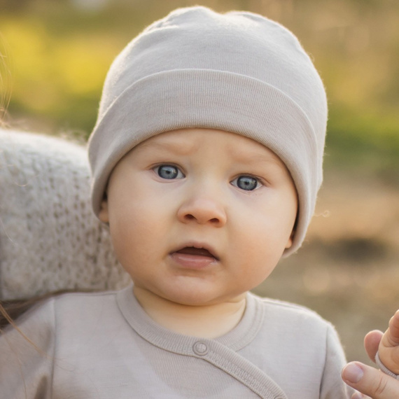 Мериносова шапка от мериносова вълна Eevi - бежова