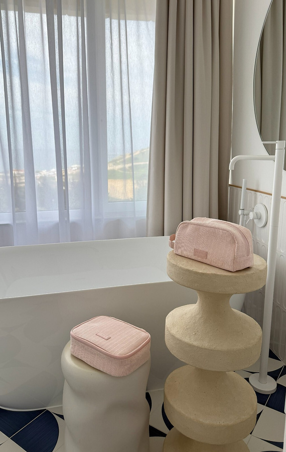 Козметичка Small SENSIS – Розова, С Логотип и Прегради, С Цип