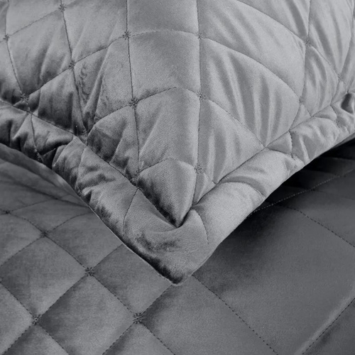 Ria 6 Декоративно покривало от велур. Стоманени евро завеси