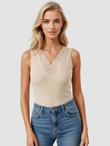 Дамски топ Ovena Eldar от мека вискоза с рипс и дантелено V деколте