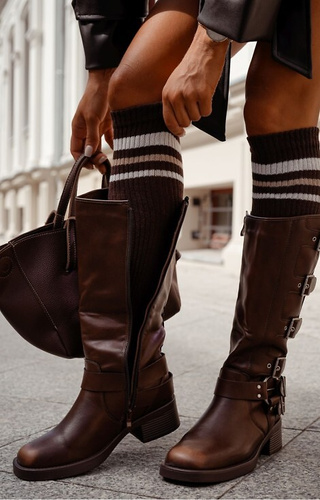 1610-001 Дамски чорапи до коляното Милена, кафяви - на райета, удобни и стилни