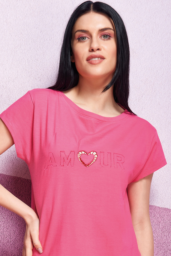 Розова нощница Oxxana – 100% памук, бродирано сърце, дантела и волан