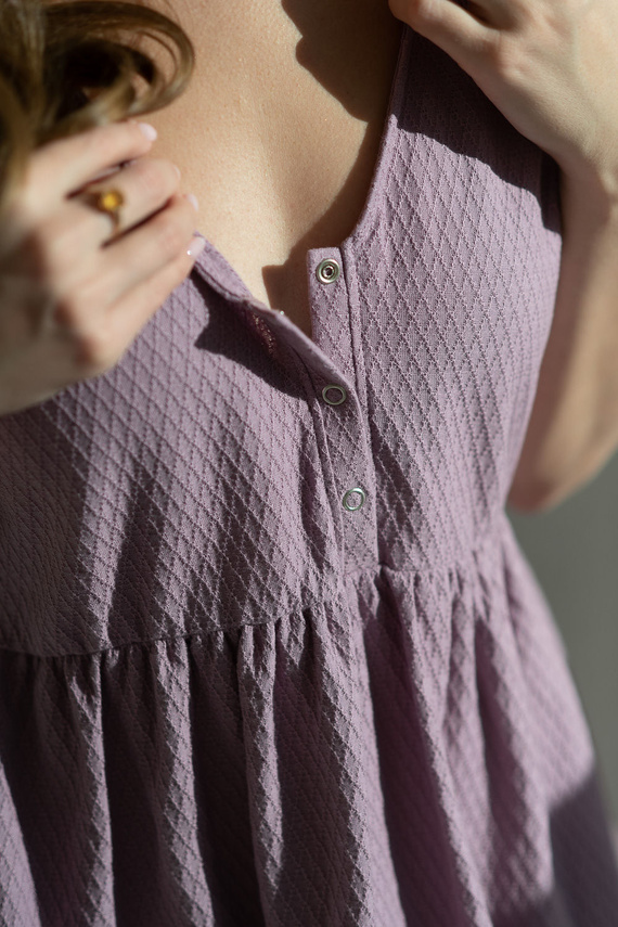 Нощница за бременни и кърмещи Aurora Lavender Milk&amp;Love – памук, закопчаване с копчета, полско производство