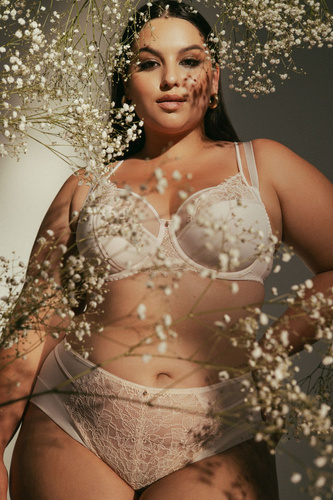 2163 Полумек сутиен AVA с пудра, полуподплатен, елегантен сутиен с дантела